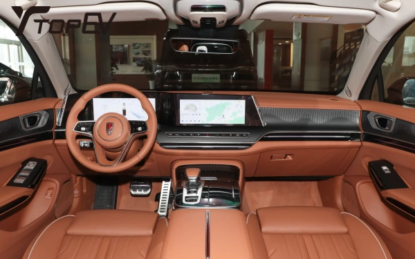 2025 Hongqi H9 interior